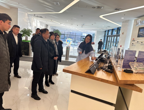 駐金控集團紀檢監察組開展“看變化 增信心 強本領 促振興” 學習實踐活動